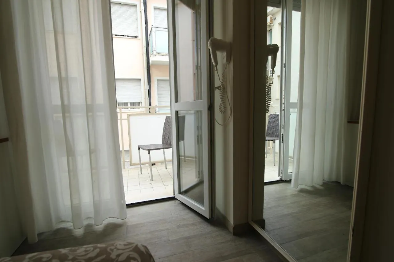 Hotel Miriam Rimini 3*,